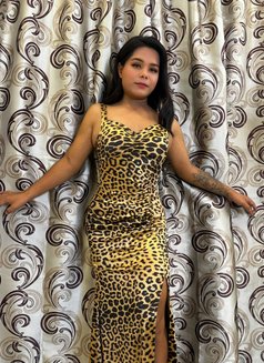 Skyler - Transsexual escort in Mumbai Photo 2 of 3