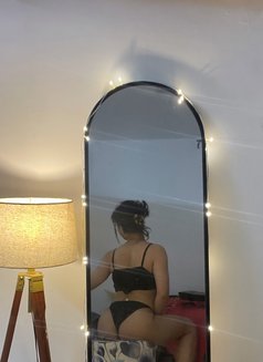Olivia - Transsexual escort in New Delhi Photo 5 of 5