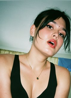 Olivia - Transsexual escort in New Delhi Photo 10 of 11