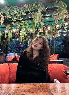 Olivia - puta in Dubai Photo 7 of 8