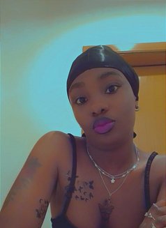 Olivia - escort in Nairobi Photo 2 of 3