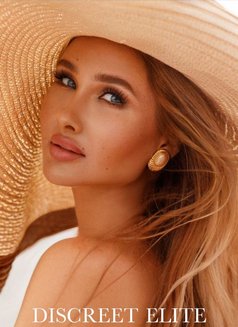 Olivia - escort in Bangkok Photo 2 of 4