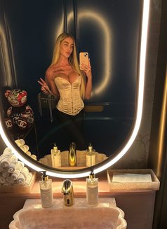 Olivia - escort in Bangkok Photo 6 of 11
