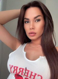 Olivia 🩵 - escort in Beirut Photo 14 of 23
