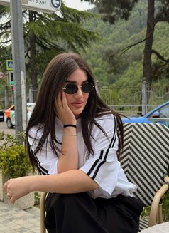 Olivia - escort in Dubai Photo 5 of 6