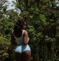 Olivia - escort in Kampala