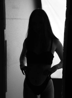 Olivia - puta in Dubai Photo 8 of 13