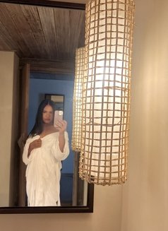 Oliviawirii - Transsexual escort in Phuket Photo 4 of 7