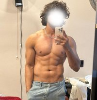 Olivier masseur for women only - masseur in Dubai