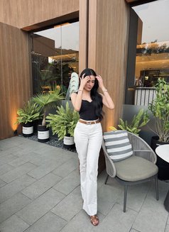 Sunny - companion in Jakarta Photo 3 of 6