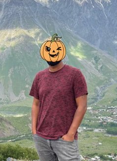 Ollie - Acompañante masculino in New Delhi Photo 2 of 2