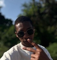 Ollins Ville - Acompañantes masculino in Nairobi