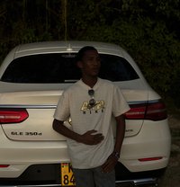 Ollins Ville - Acompañantes masculino in Nairobi