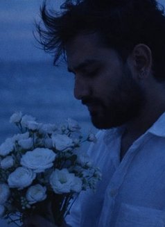 Om saroj - Acompañantes masculino in Mumbai Photo 9 of 10