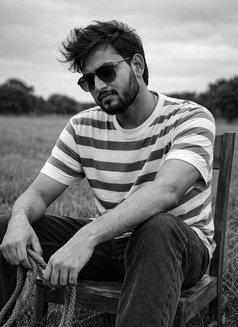 Om saroj - Acompañantes masculino in Mumbai Photo 10 of 10