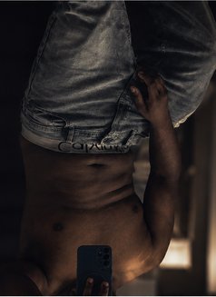 Om Singh - Acompañantes masculino in Ahmedabad Photo 1 of 3