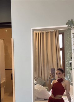 Oma - escort in Dubai Photo 5 of 10