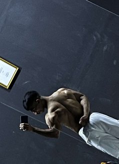 Omani Fit Daddy - Male escort in Muscat Photo 7 of 7