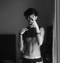 Omani top/ موجب عماني - Male escort in Muscat