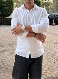 Omar - Male escort in Cairo Photo 3 of 3