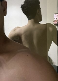 Omar - Male escort in Cairo Photo 4 of 7