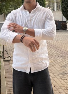 Omar - Male escort in Cairo Photo 3 of 7