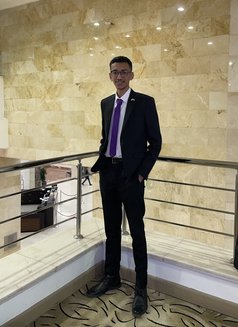 Omar - Male escort in Doha Photo 4 of 5