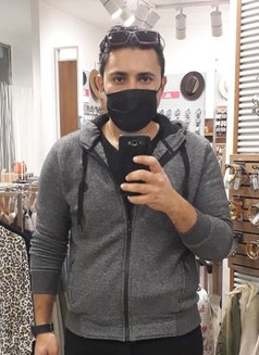 Omar - Male escort in Dubai Photo 2 of 5