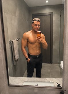 Omar - Acompañantes masculino in Jeddah Photo 1 of 1