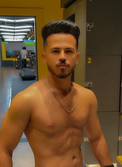 Omar - Male escort in Riyadh Photo 4 of 4