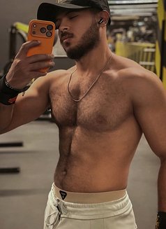 Omar - Male escort in Riyadh Photo 1 of 4