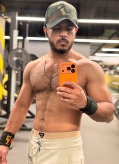 Omar - Male escort in Riyadh Photo 3 of 4