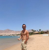 Omar - Male escort in Dubai