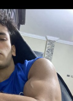 Omar ( girls only) - Acompañantes masculino in Cairo Photo 2 of 5