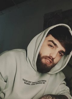 Omar - Male adult performer in Beirut Photo 5 of 10