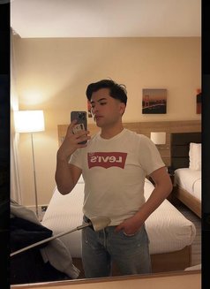 Omar Xl19 - Male escort in Riyadh Photo 15 of 27