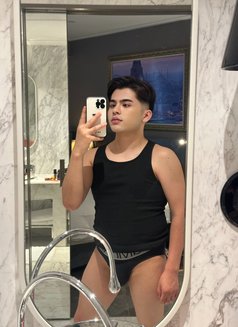 Omar Xl19 - Male escort in Riyadh Photo 27 of 27