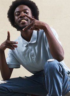 Omaribah - Acompañantes masculino in Nairobi Photo 1 of 3