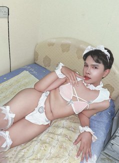 Omer - Male escort in Muscat Photo 3 of 5