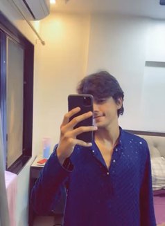 Omi - Male escort in Mumbai Photo 3 of 6