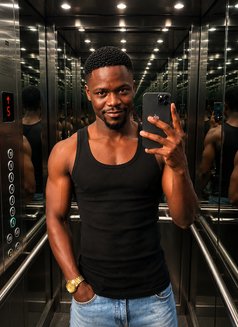 Omosh (Kilimani) - Male escort in Nairobi Photo 5 of 6