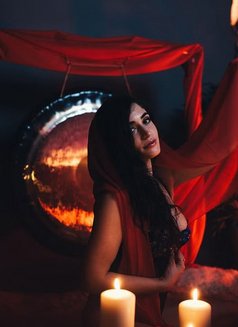 Ona - masseuse in Maspalomas Photo 7 of 9