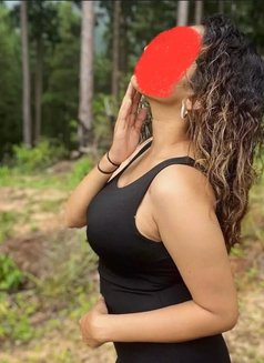 Aishu vip Customer ( massage &full servi - escort in Colombo Photo 2 of 5