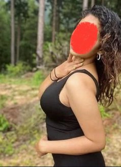 Aishu vip Customer ( massage &full servi - escort in Colombo Photo 5 of 5