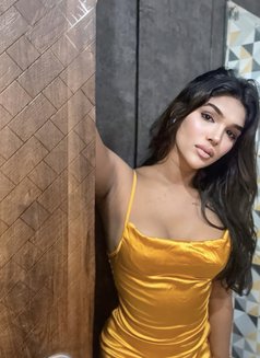Julia 🥂 - Transsexual escort in Mumbai Photo 3 of 23