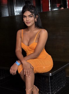 Julia 🥂 - Transsexual escort in Mumbai Photo 7 of 23