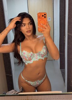 Julia 🥂 - Transsexual escort in Mumbai Photo 18 of 23