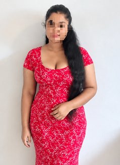 Oneli Rehansa 19 yrs - puta in Colombo Photo 2 of 3