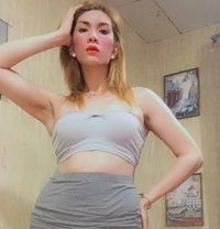 Online Cam / Videocall Fantasy Fulfiller - Transsexual dominatrix in Abu Dhabi