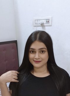 Online session with cute shemale - Acompañantes transexual in Mumbai Photo 4 of 7